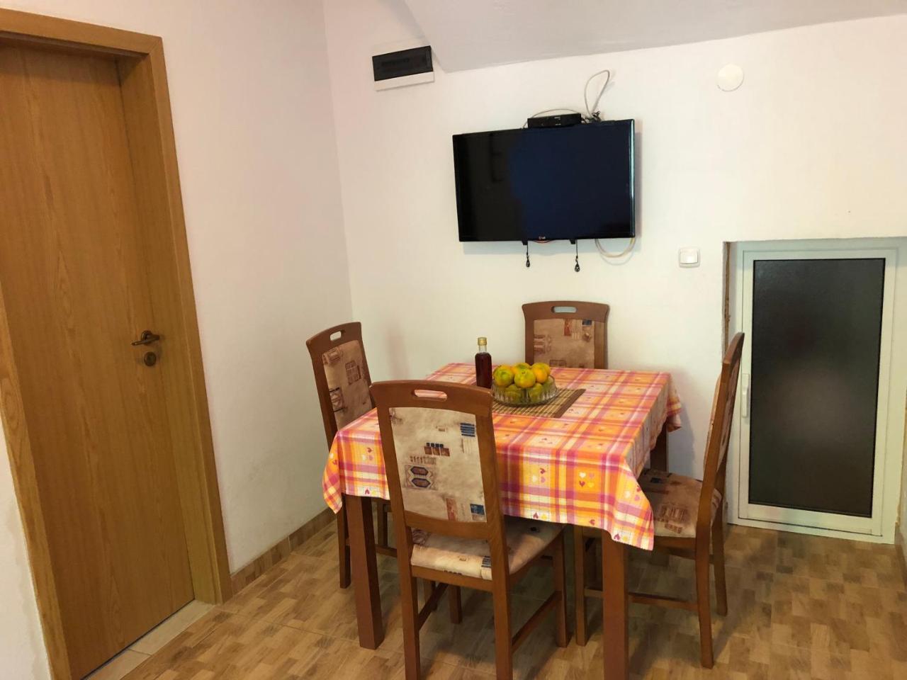 Apartment Villa Nikola บลัตเซ ภายนอก รูปภาพ